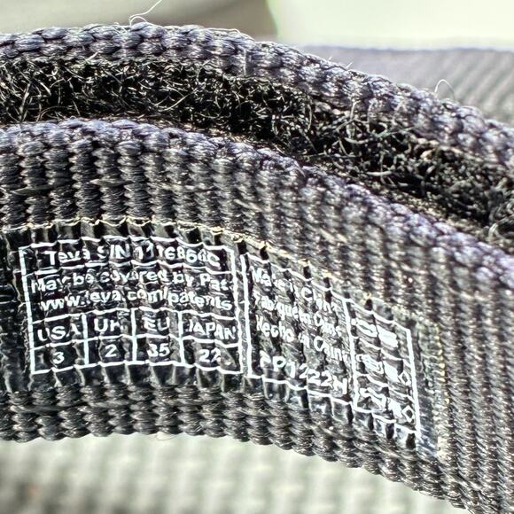 Teva Original Universal Black Adjustable Hook & Loop Sandal 1116866C Youth Sz 3 - Picture 5 of 6